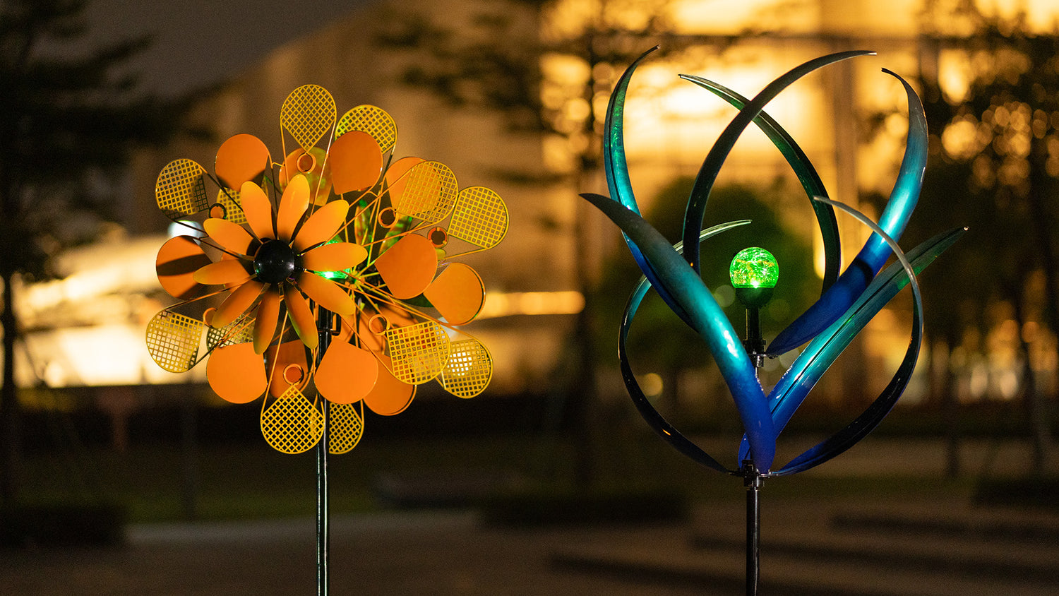 Outdoor Wind Sculpture with Solar Light for Garden